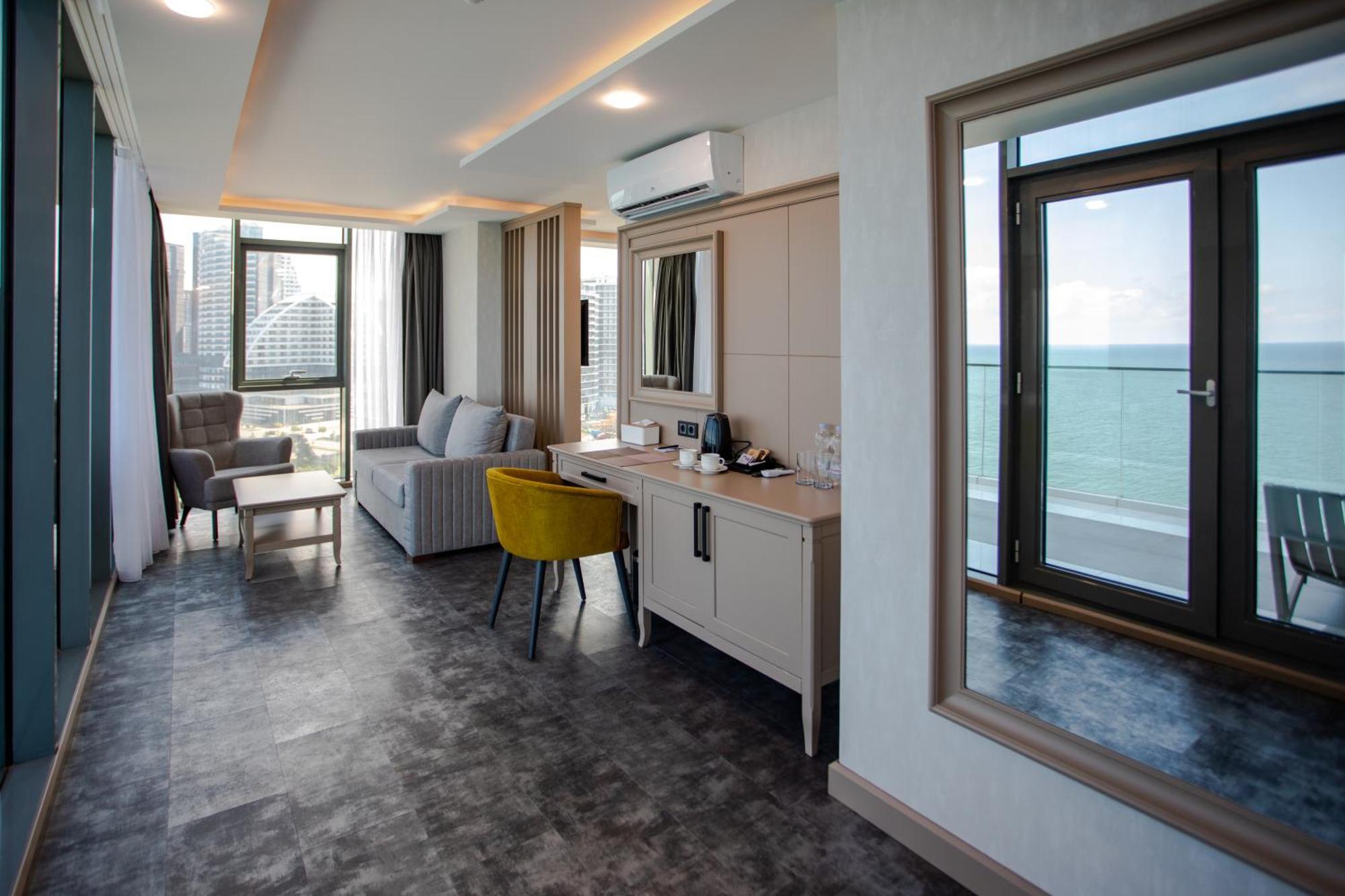 Отель Batumi View Luxury Экстерьер фото