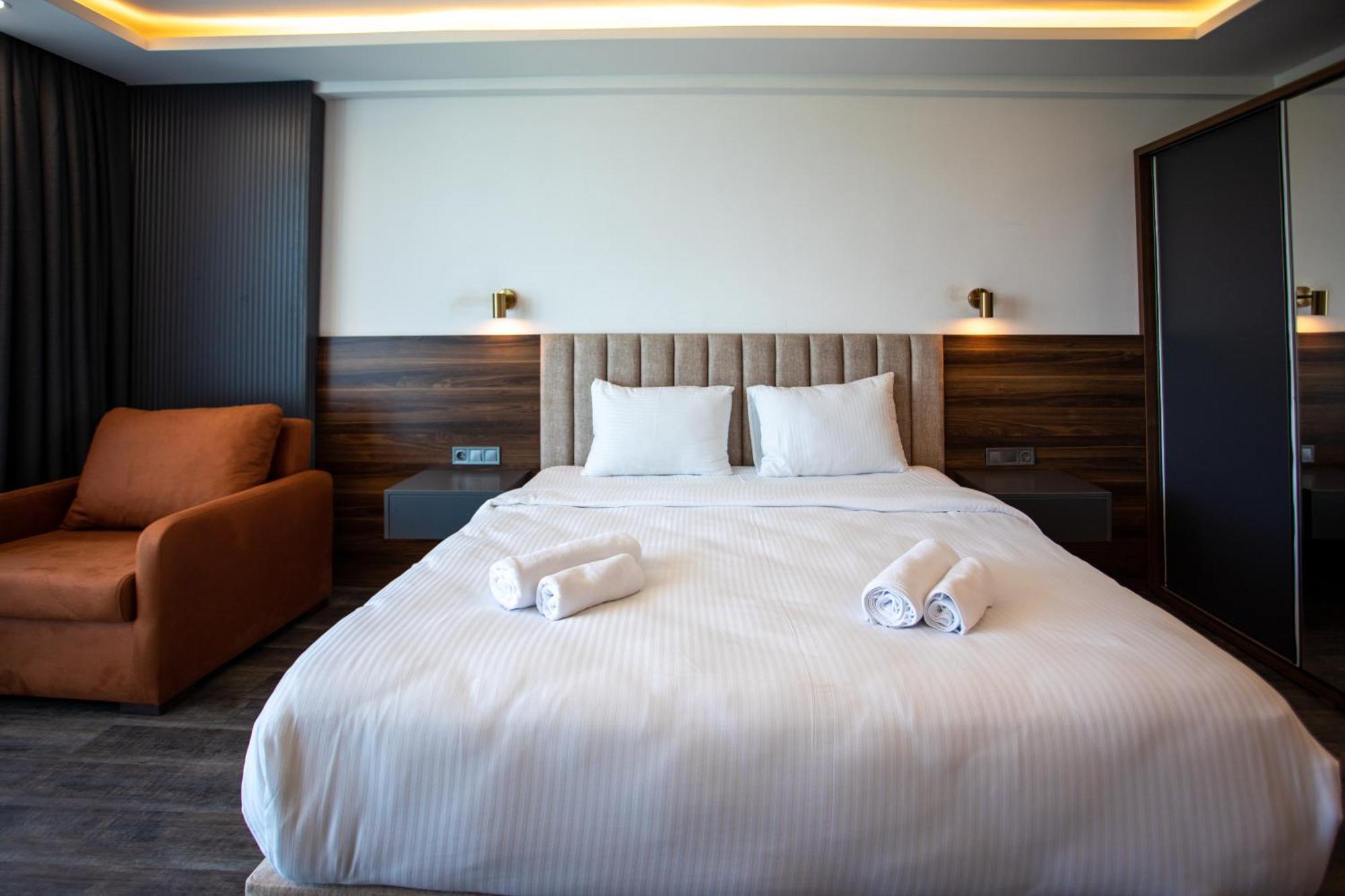Отель Batumi View Luxury Экстерьер фото