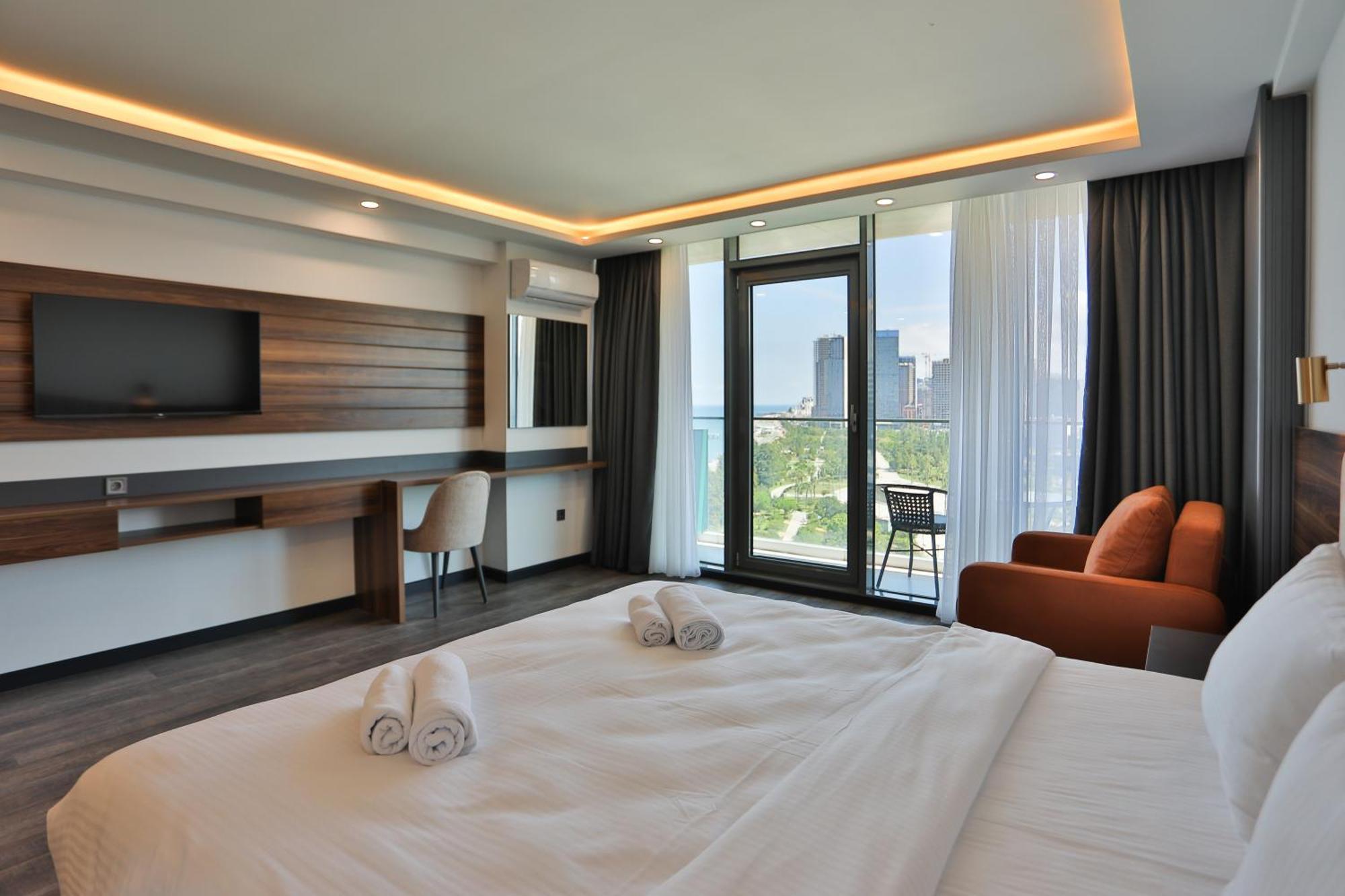 Отель Batumi View Luxury Экстерьер фото